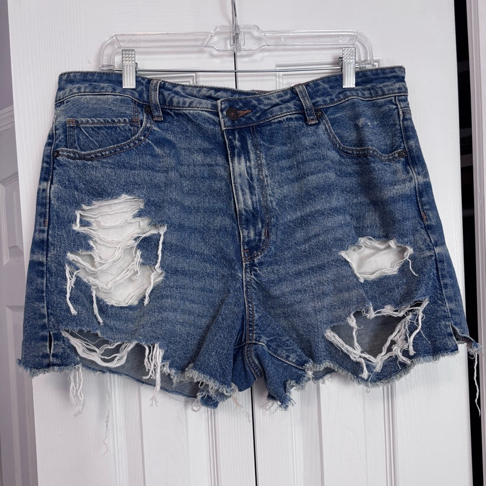 American Eagle Super High-Rise Mom Jean Shorts- Size 18 NWT